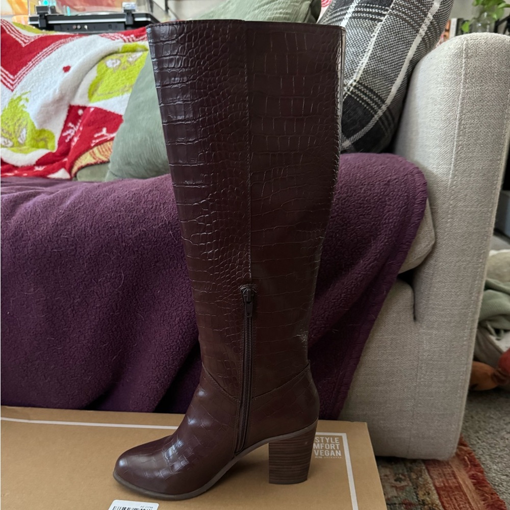 BC Brown/Burgundy Knee High Boots